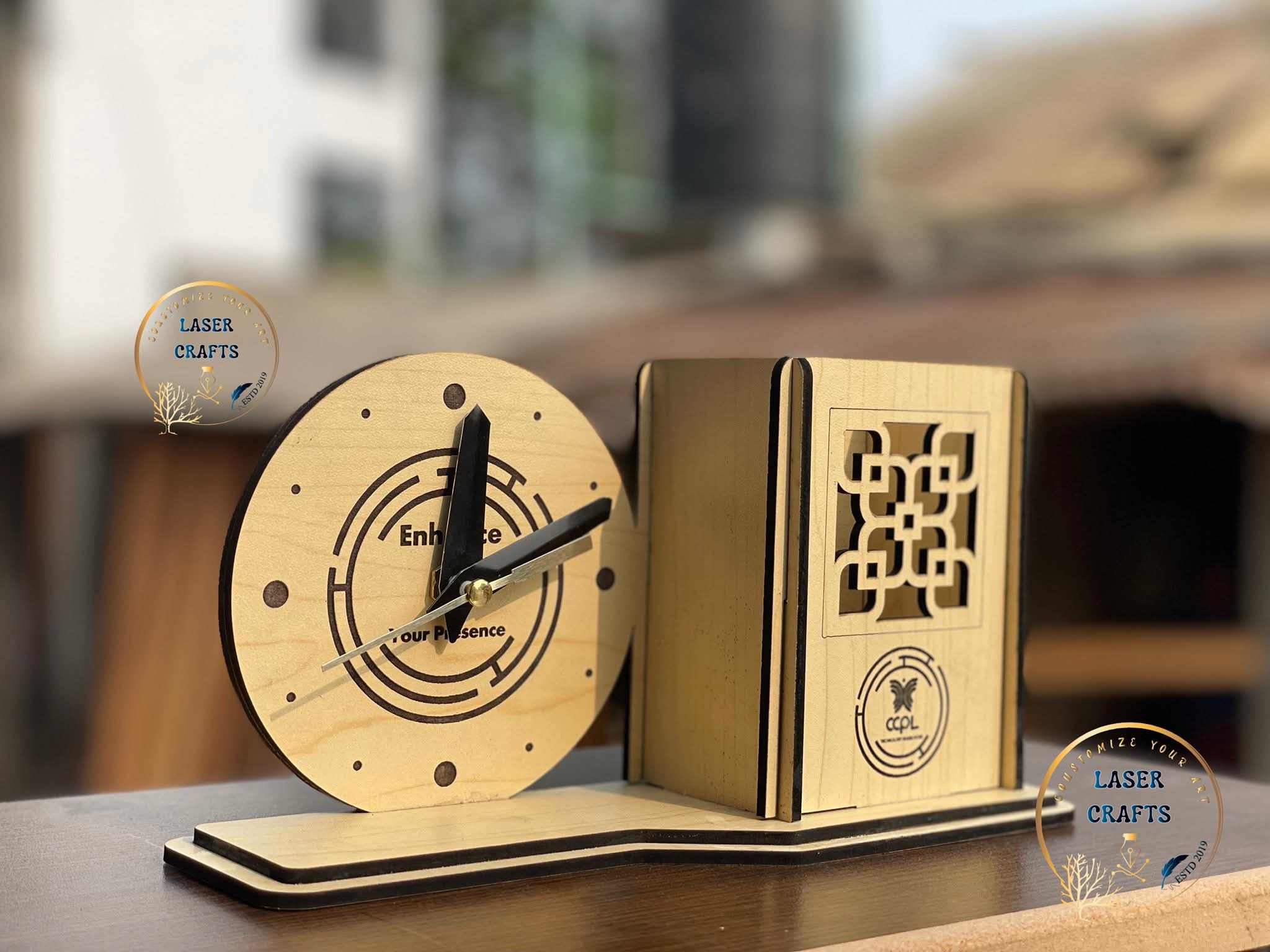 PREMIUM PEN HOLDER WITH CLOCK